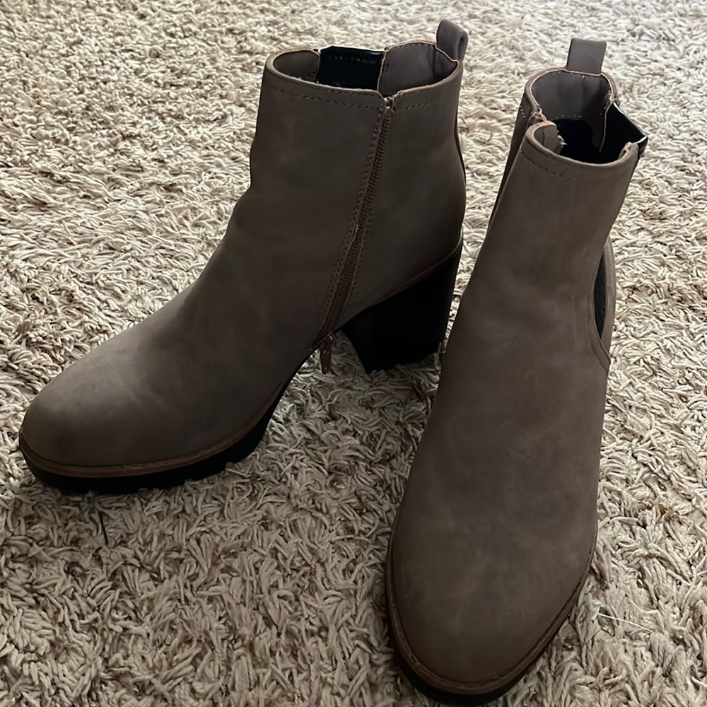 Naturalizer Ankle Booties